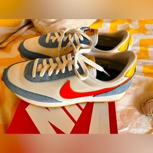 NIKE daybreak almost brand new.